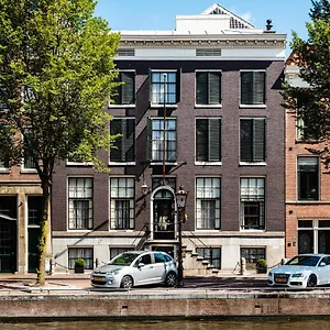 717 ***** Amsterdam
